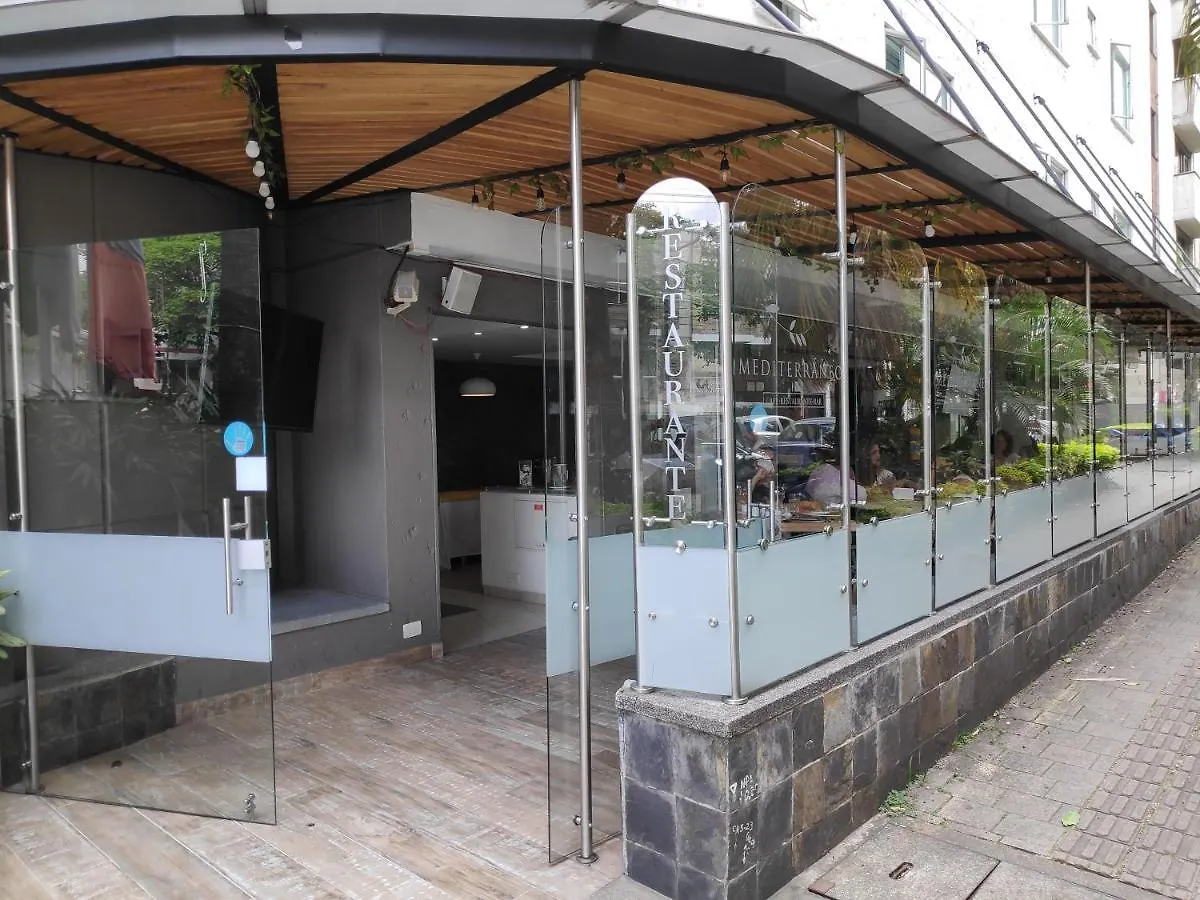 Hotel Mediterraneo 메딜린
