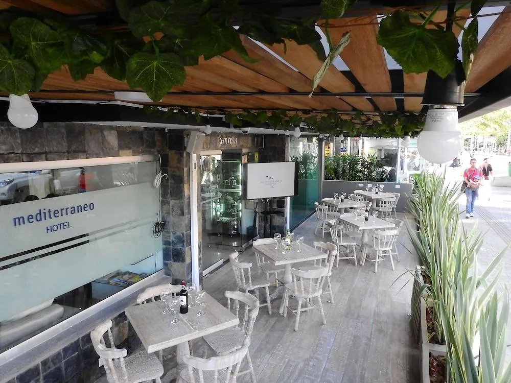 Hotel Mediterraneo 메딜린